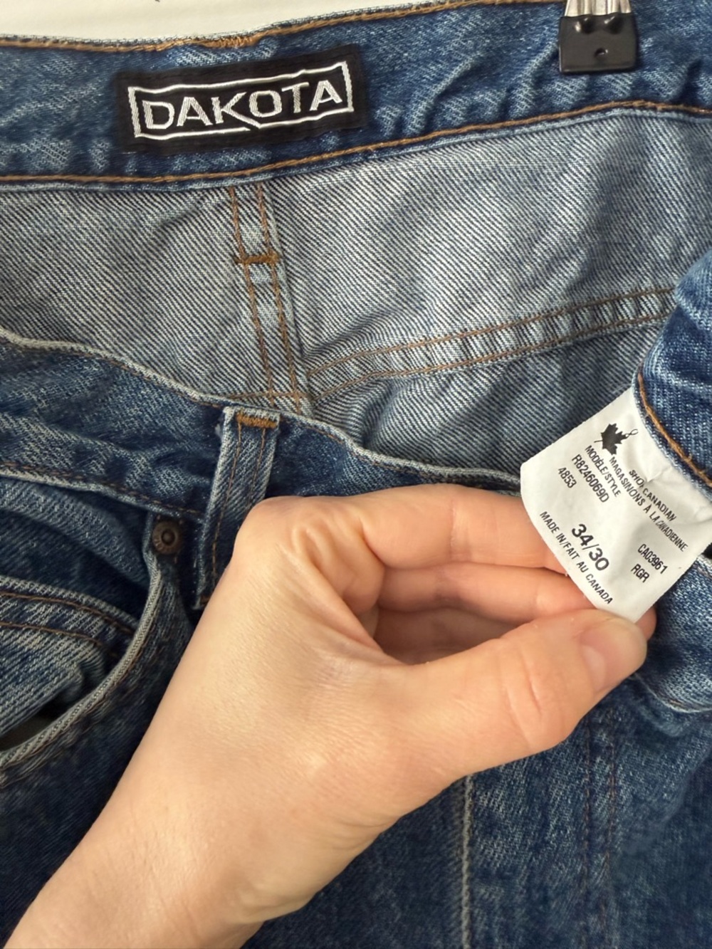Vintage Dakota Men’s Denim with Dark Wash - Picture 5 of 5